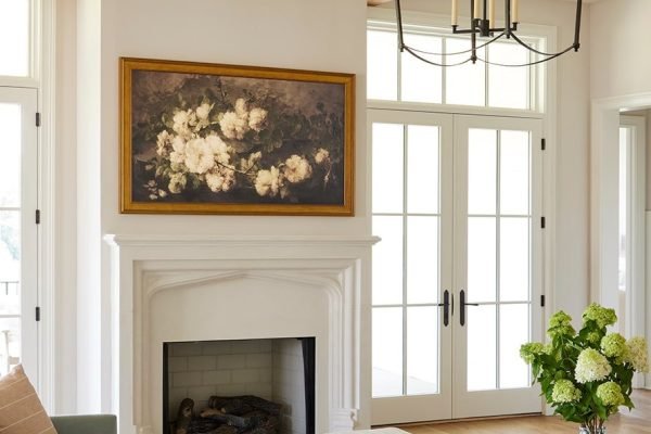 lifestyle-hinged-fireplace-art.jpg